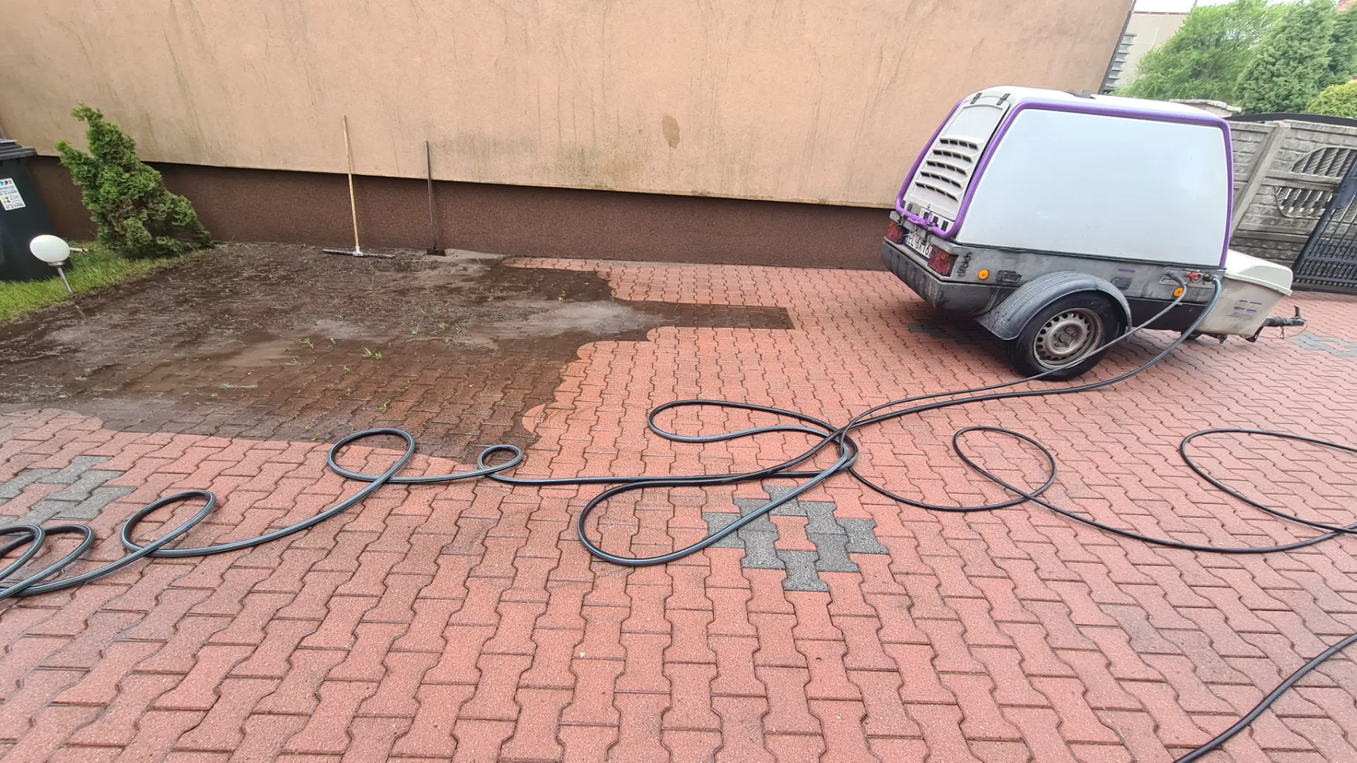 czyszczenie kostki brukowej przez firmę Czysta Robota (6)